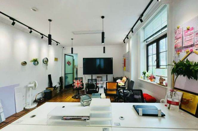Spacious Studio Office in Jing'an