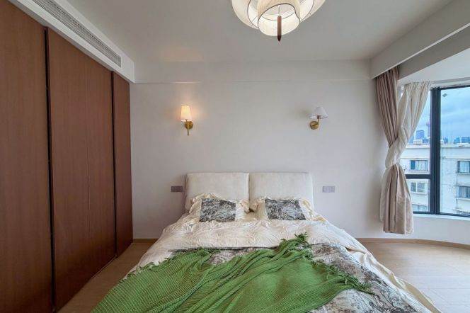 High-Floor 3BR Apartment near Linping Rd Metro with Floor-to-Ceiling Windows