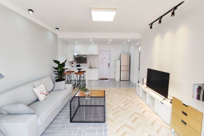 Spacious 1BR Apartment in Gubei