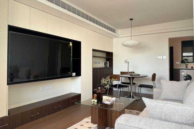 Spacious 1BR Apartment near East China Normal University Zhongshan Bei Lu Campus