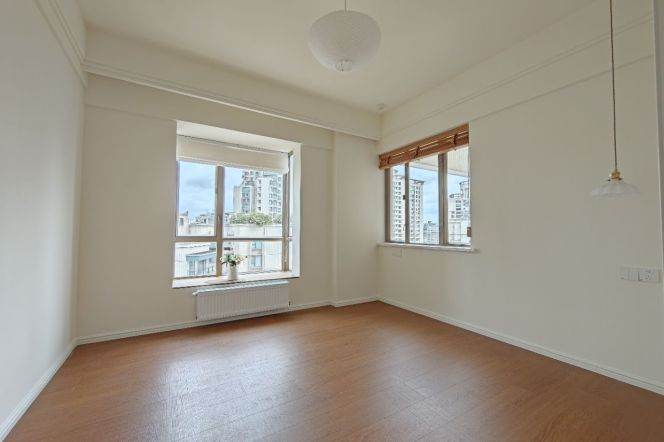 High-Floor 3BR Apartment in Xujiahui (L1/L9/L11)