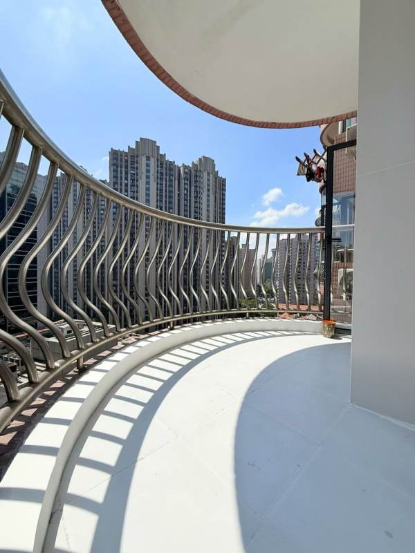 Housing image — Balcony