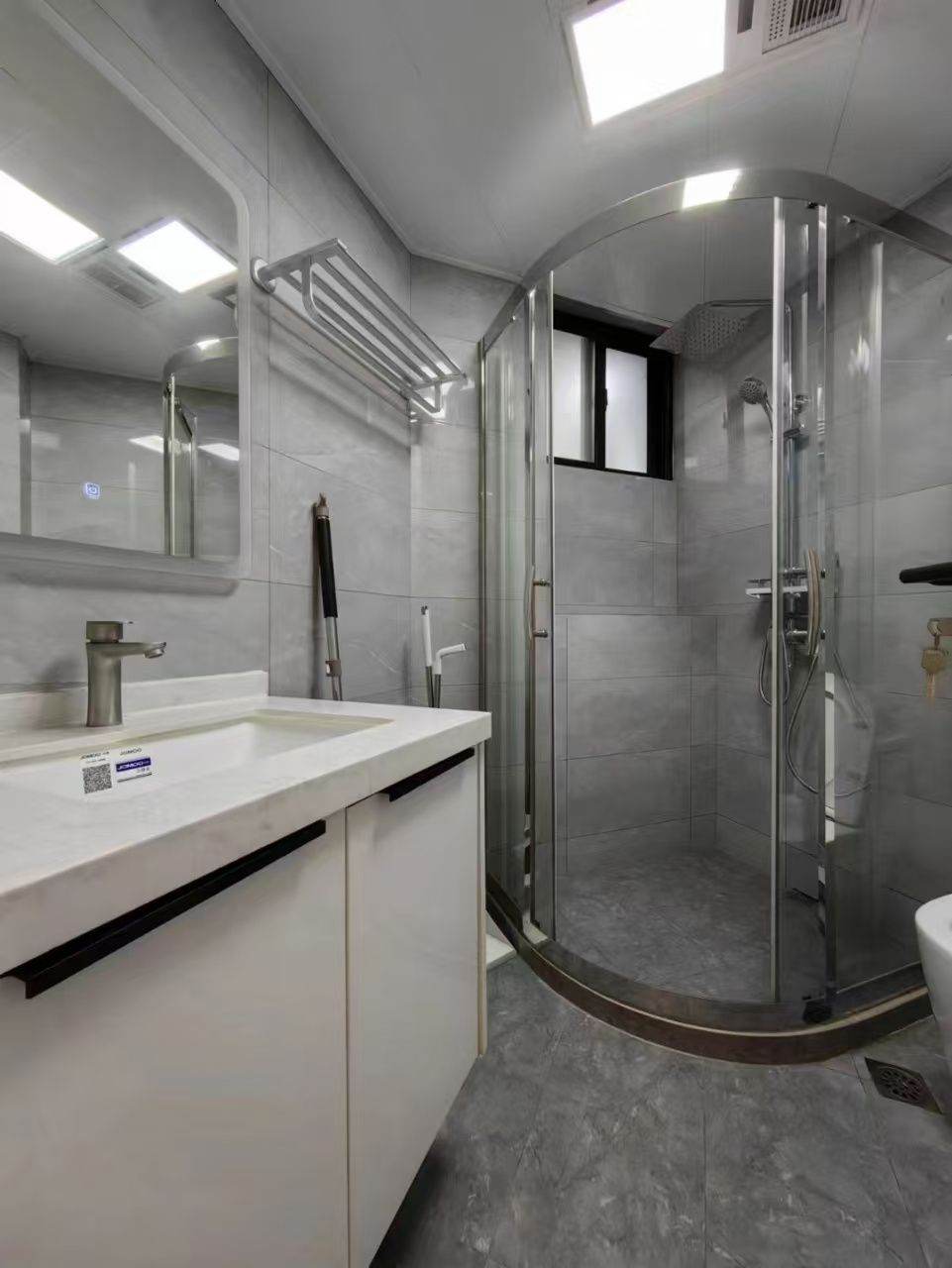 Housing image — Bathroom