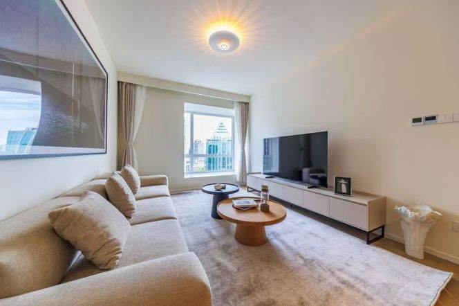 High-Floor 1BR Apartment in Gubei (L2/L15)