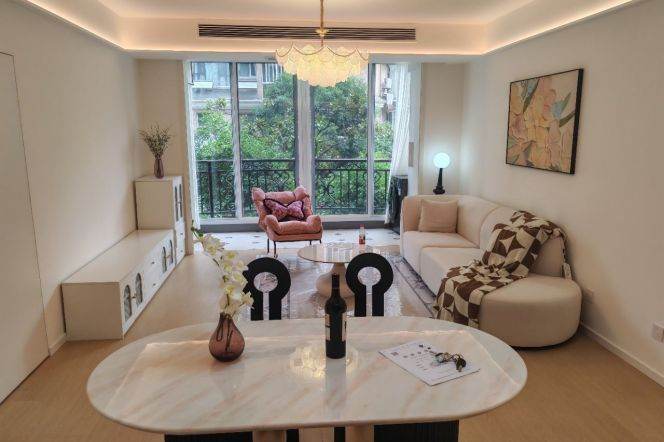 3BR Apartment near Shanghai Indoor Stadium Metro (L1/L4/L11)