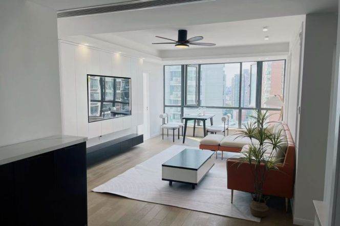 High-Floor 2BR Apartment near Zhenping Rd Metro (L3/L4/L7)