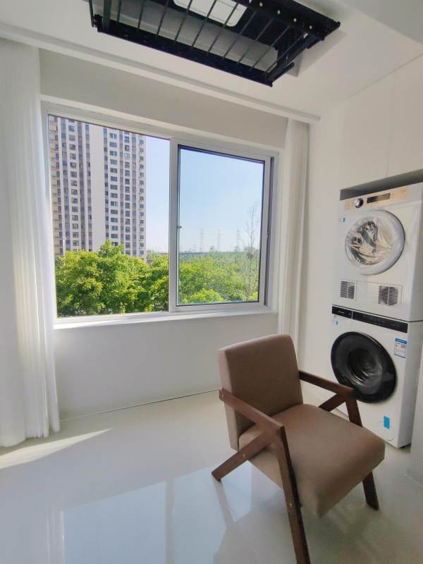 Housing image — Balcony