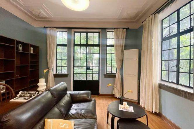 Spacious 1BR Heritage Apartment in Jing'an (L2/L12/L13)