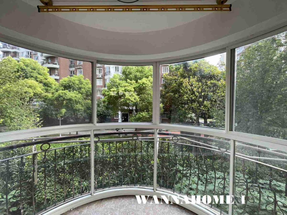 Housing image — Balcony