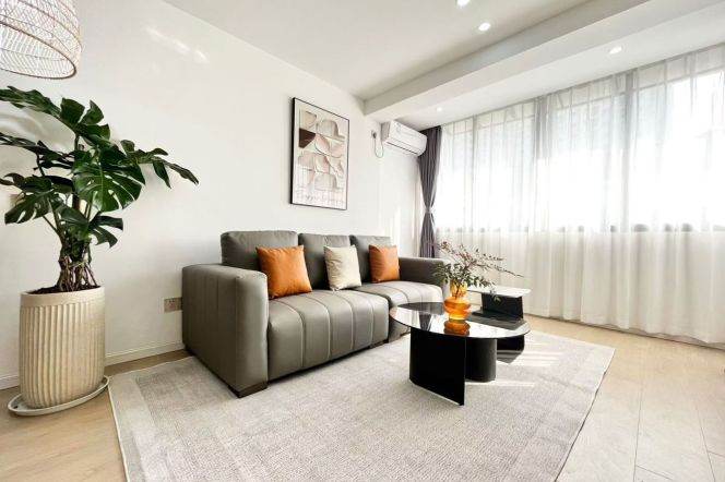 2BR Apartment in Jing'an (L7)