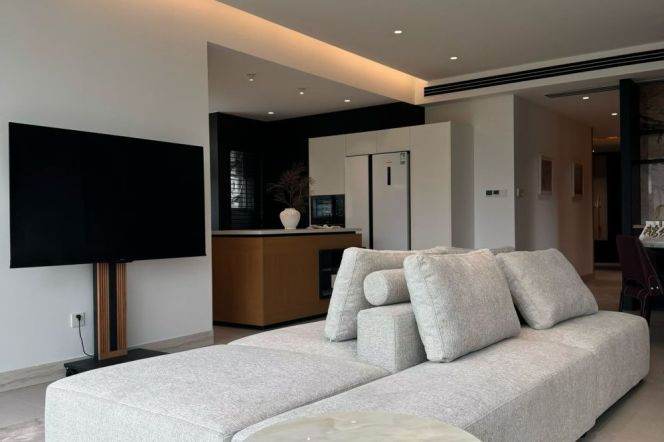 Spacious 3BR Apartment near Century Park with Floor-to-Ceiling Windows