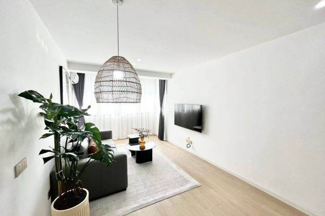 2BR Apartment in Jing'an (L7)