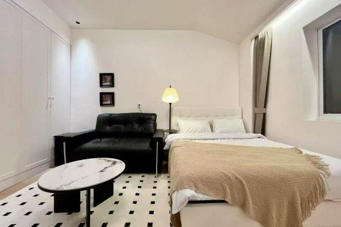 1BR Lane House (L9)