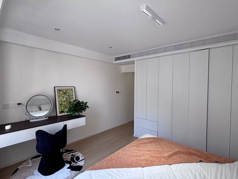 Housing image — Bedroom