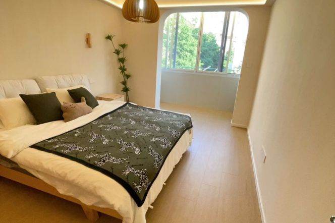 2BR Apartment in Gubei with Green View (L10)