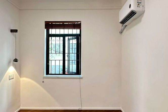 2BR Lane House near South Shaanxi Rd Metro with Terrace (L1/L10/L12/L13)