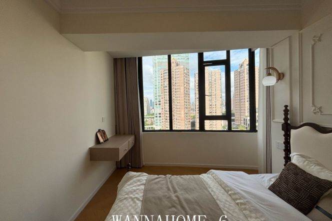 1BR Apartment in Jing'an (L13)