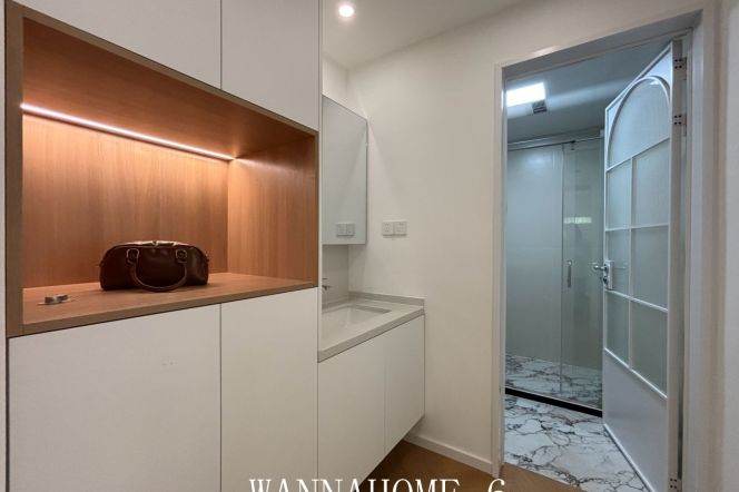 Spacious 1BR Lane House in Jing'an with Terrace (L2/L7/L14)