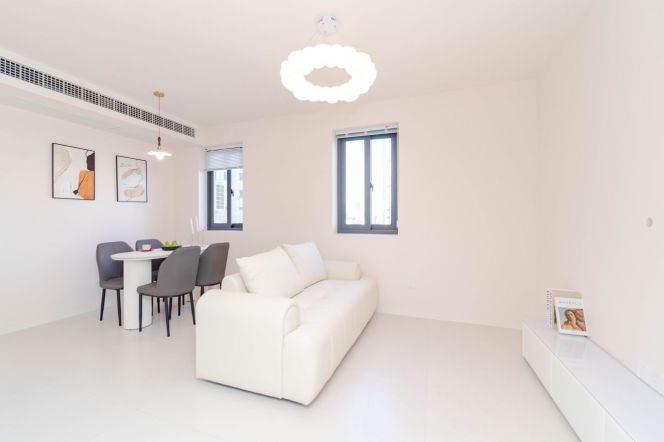 2BR Apartment near Jiangsu Rd Metro (L2/L11)