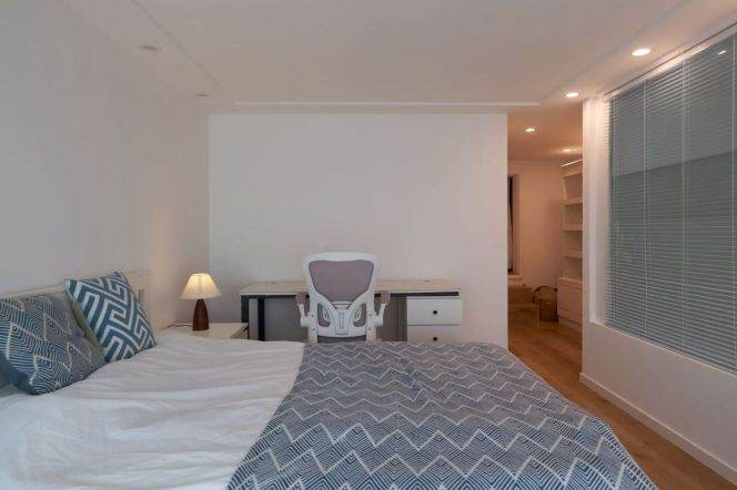 High-Floor 1BR Apartment in Jing'an (L2/L7/L14)