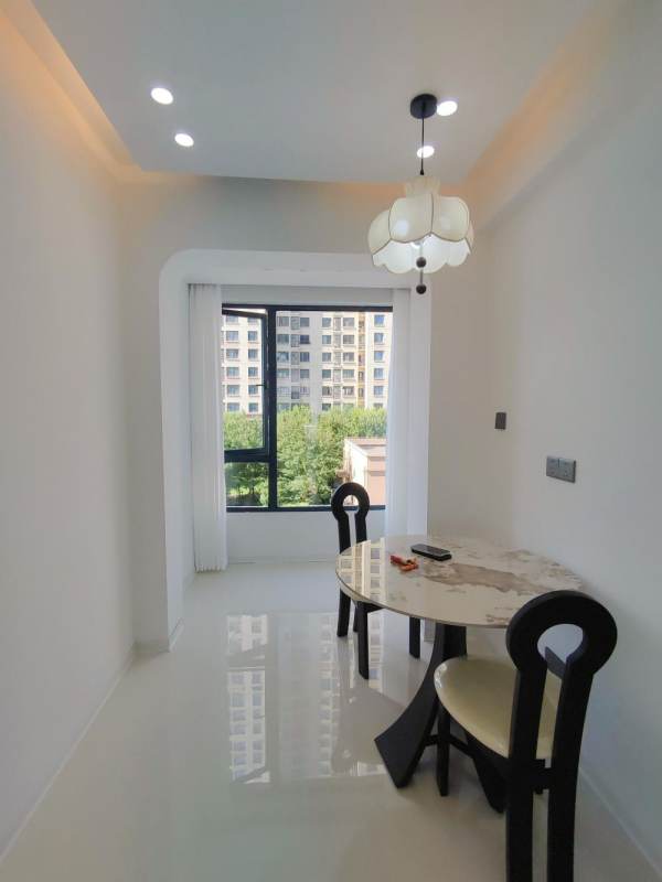 Housing image — Dining Area