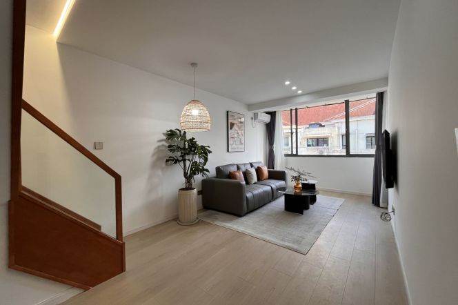 2BR Lane House in Jing'an (L7)