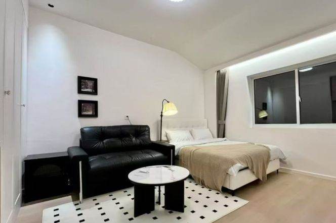 1BR Lane House (L9)