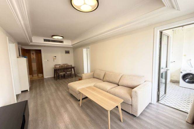 Spacious 2BR Apartment near Zhongshan Park (L2/L3/L4)