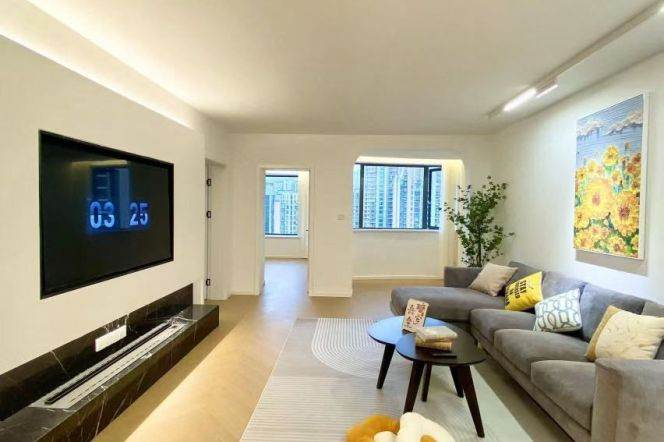 Spacious 2BR Apartment in Jing'an (L2/L12/L13)