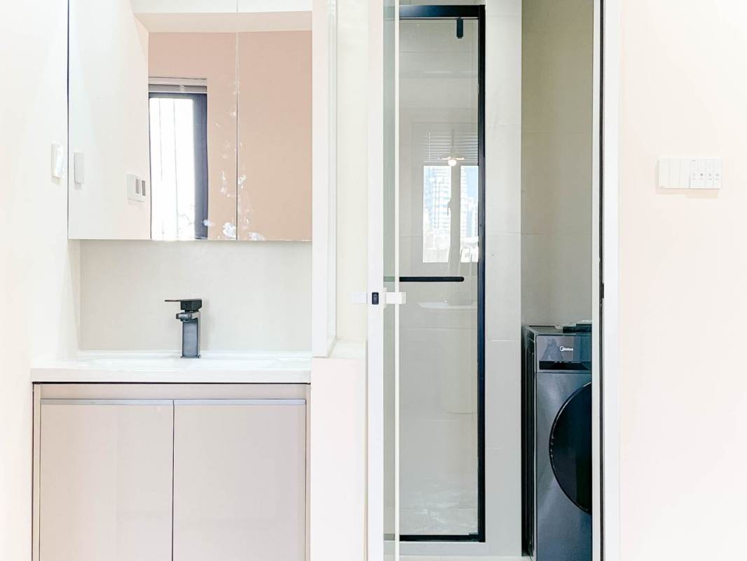 Housing image — Bathroom