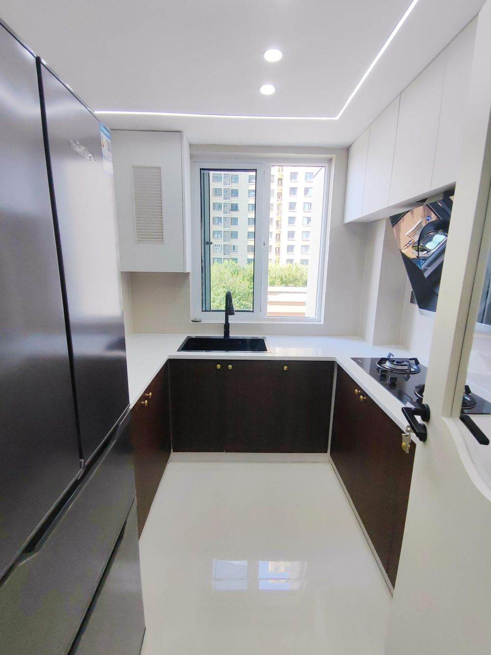 Housing image — Kitchen