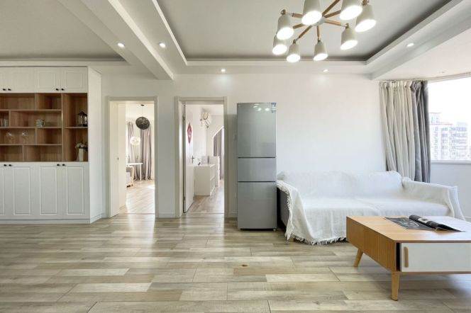 2BR Apartment in Jing'an (L7)