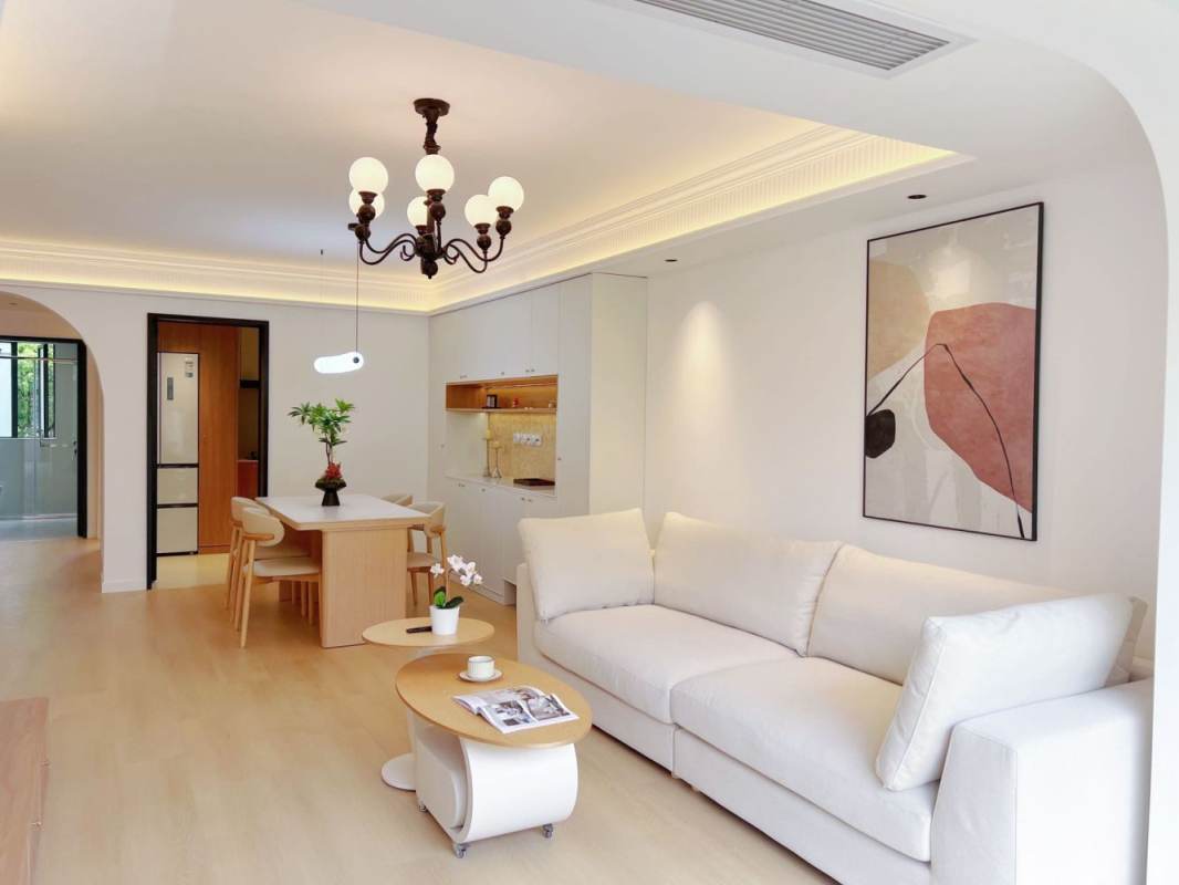 Housing image — Living Room