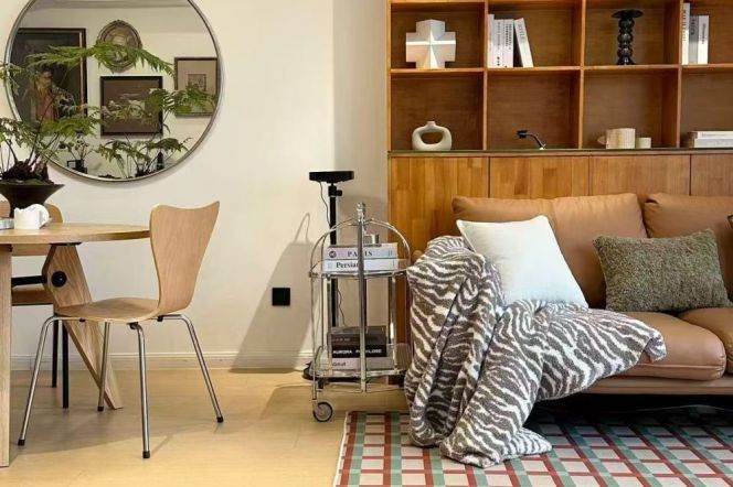 High-Floor 1BR Apartment near Hanzhong Rd Metro (L1/L3/L4/L12/L13)