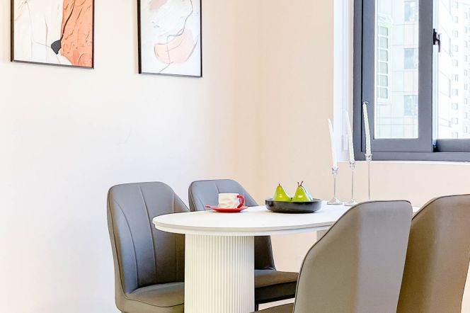 2BR Apartment near Jiangsu Rd Metro (L2/L11)