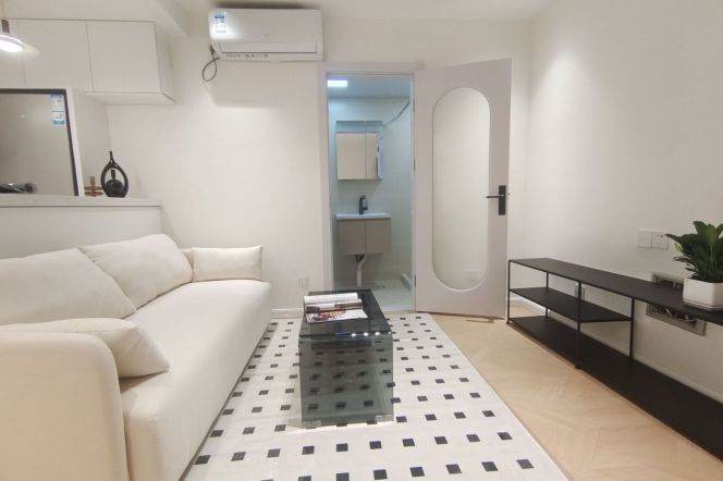 High-Floor 1BR Apartment near Shanghai Stadium Metro (L4)
