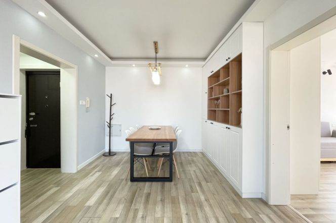 2BR Apartment in Jing'an (L7)