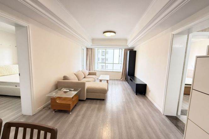 Spacious 2BR Apartment near Zhongshan Park (L2/L3/L4)