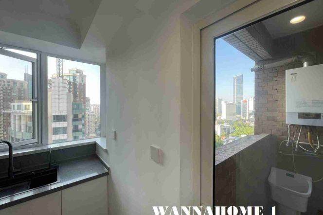 High-Floor Spacious 3BR Apartment near Changshu Rd Metro with Floor-to-Ceiling Windows
