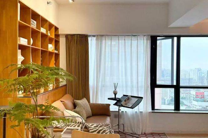 High-Floor 1BR Apartment near Hanzhong Rd Metro (L1/L3/L4/L12/L13)