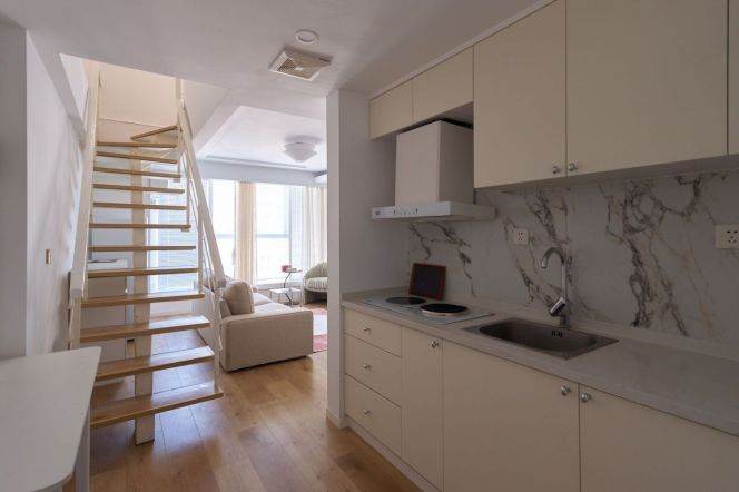 High-Floor Spacious 1BR Apartment in Jing'an (L2/L7/L14)
