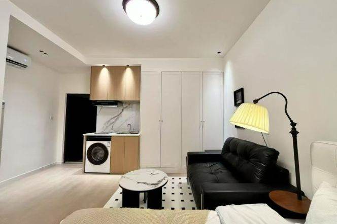 1BR Lane House (L9)
