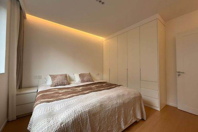 2BR Apartment in Jing'an (L7/L13/L14)