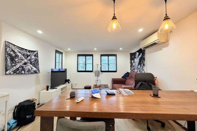 1BR Lane House with Private Garden (L9)