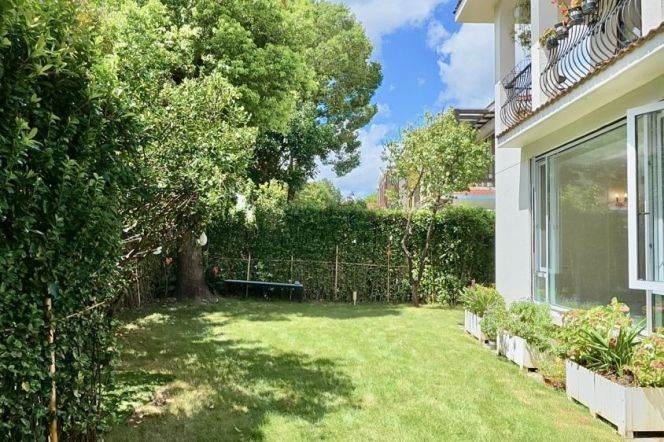 5BR Apartment near National Exhibition And Convention Center Metro with Private Garden (L2/L17)