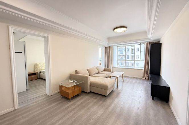 Spacious 2BR Apartment near Zhongshan Park (L2/L3/L4)