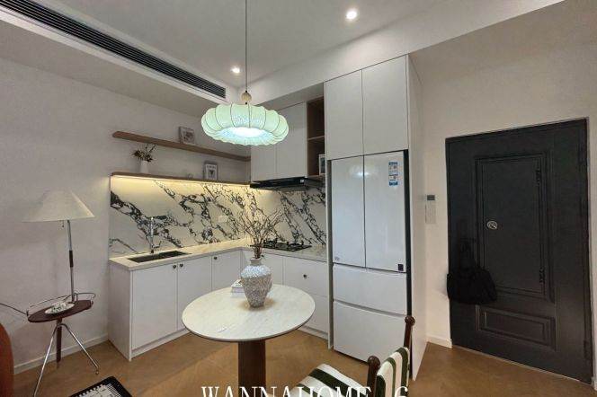 Spacious 1BR Lane House in Jing'an with Terrace (L2/L7/L14)
