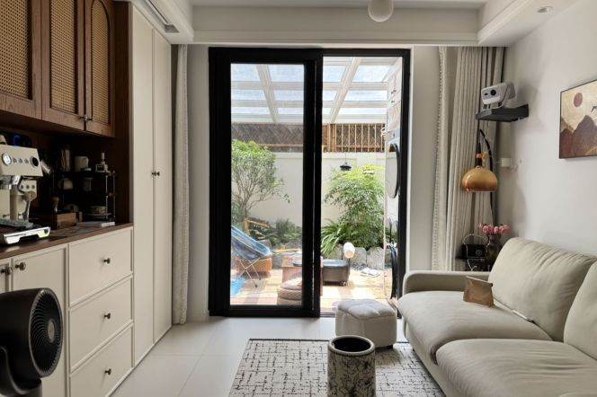1BR Lane House near Jiashan Rd Metro with Private Garden