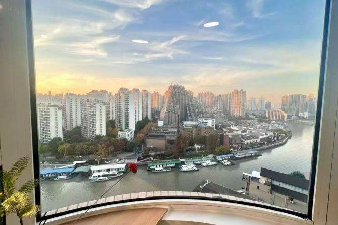 High-Floor Spacious 1BR Apartment near Shanghai Railway Station Metro (L13)