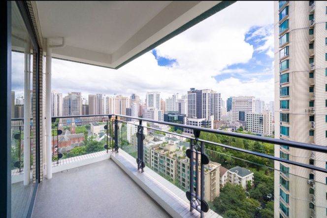 High-Floor Spacious High-Ceiling 3BR Apartment at Oriental Manhattan with Floor-to-Ceiling Windows (L1/L9/L11)